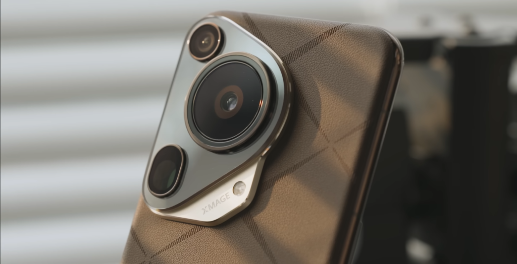 HUAWEI-Pura-70-Ultra-Retractable-Camera-2 1.png