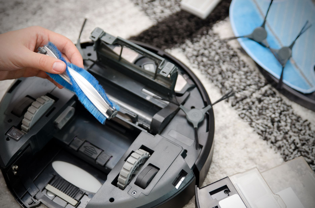 cleaning-robot-vacuum-ad1e61d2c9ec4c4e89fbe96bba3c16dc.jpg